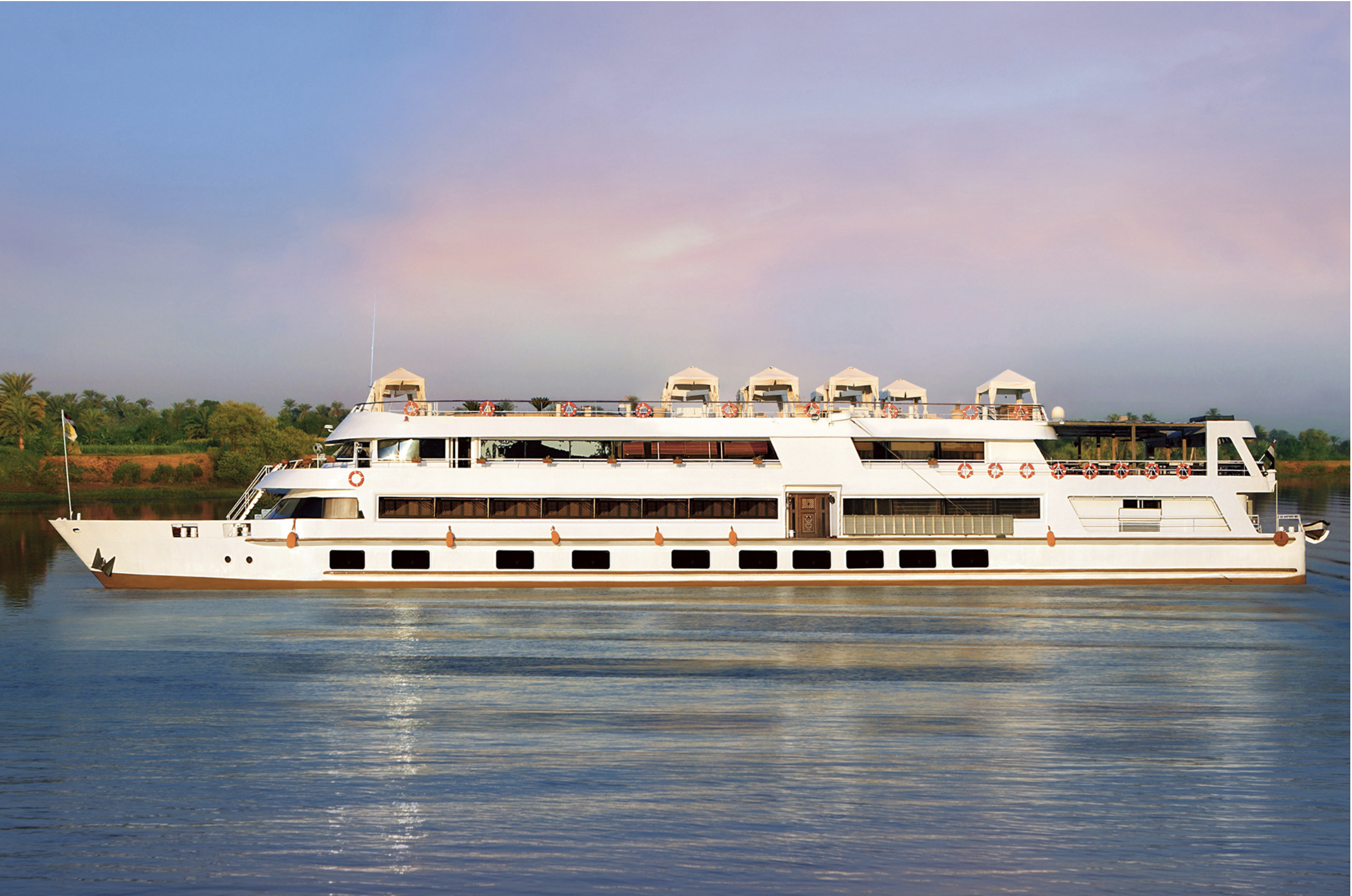 Sun Boat III exterior at sunset