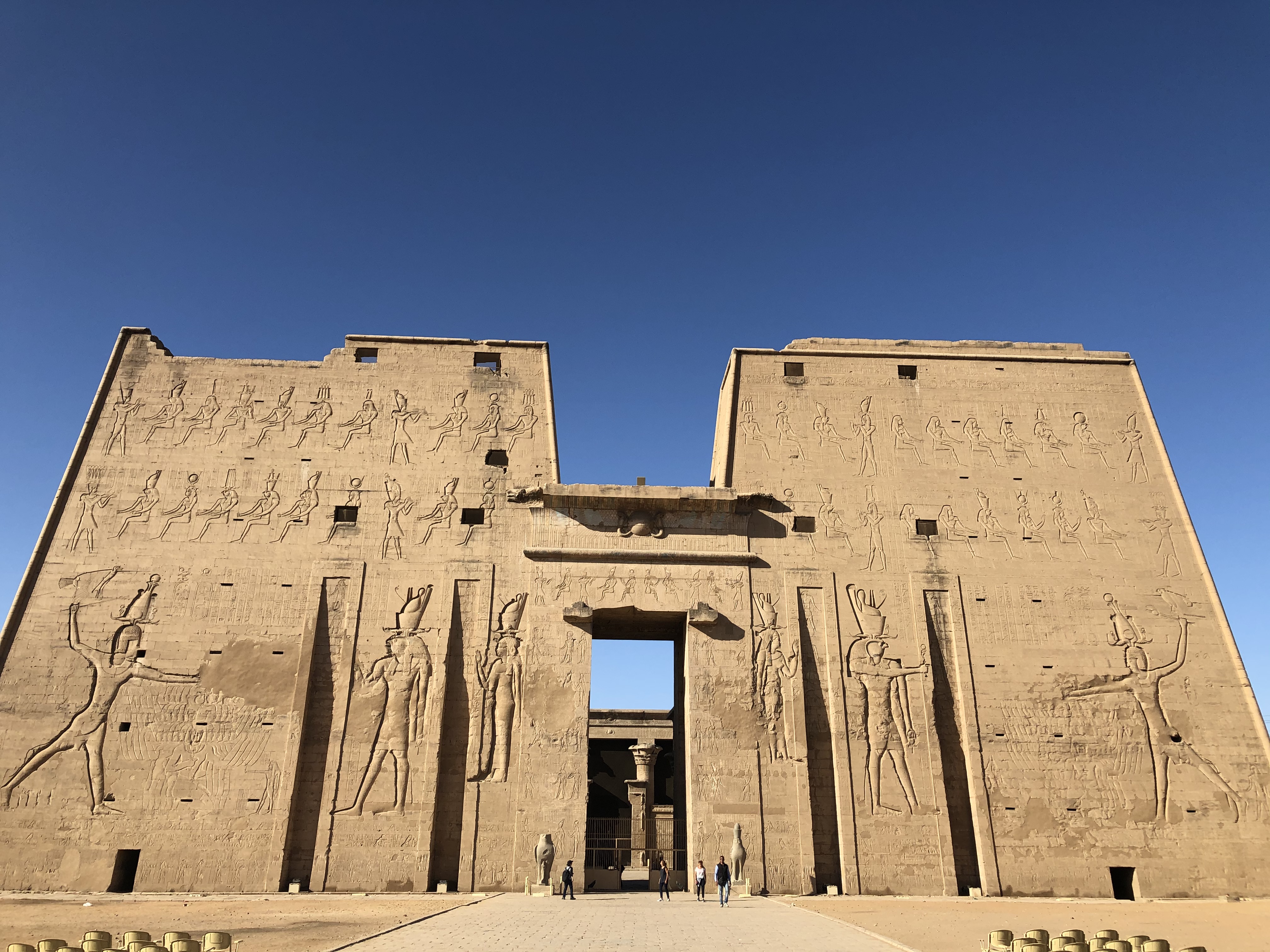Edfu pylon with statue